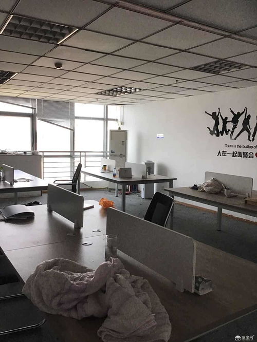 南昌老福山地鐵口，華龍國際大廈精裝辦公空間出租，配備齊全家具，專業管理